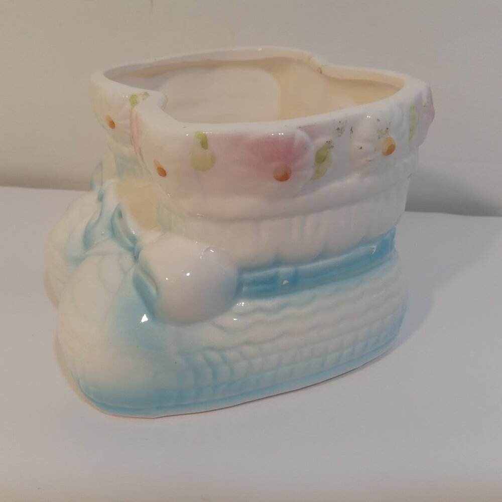 G W Ceramic Planter Baby Boots Booties White Blue Pink Baby Shower T7974 - Picture 4 of 10